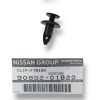 Windshield cowl panel side retaining clip for Nissan Patrol Y61