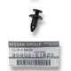 Windshield cowl panel side retaining clip for Nissan Patrol Y61