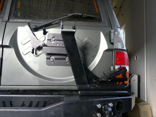 F4x4 hátsó lökhárítóra szerelhető kihajtható pótkerék tartó High-Lift Jack tartóval Nissan Patrol Y60