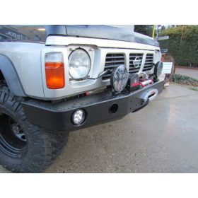   F4x4 Első csörlőtartós acél lökhárító lámpa kivágással + leszerelhető gallytörő rács Nissan Patrol Y60