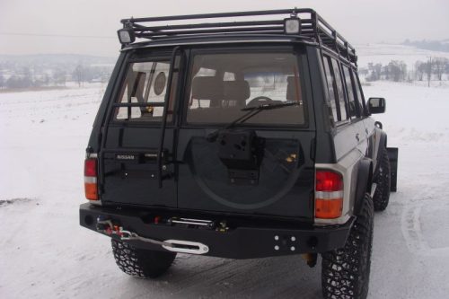 F4x4 hátsó csörlőtartós lökhárító (sárvédő vágása szükséges) Nissan Patrol Y60