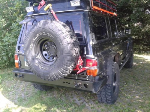F4x4 hátsó lökhárító (sárvédő vágás nélkül) Nissan Patrol Y60