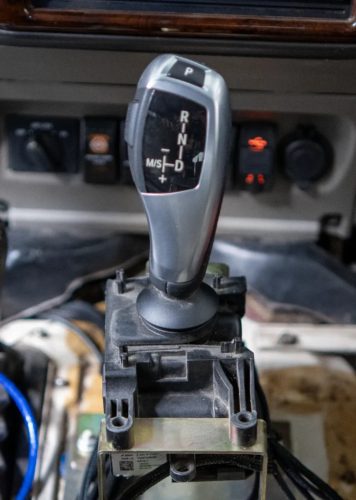 IOD 8HP váltókar tartó Nissan Patrol Y61