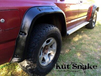 Kut Snake műanyag sárvédő szélesítés Nissan Patrol Y60 hátsó szett