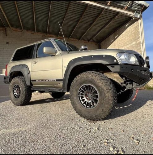 Kut Snake műanyag sárvédő szélesítés 3 ajtós Nissan Patrol Y61 GU4 2005-> 75mm