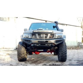 Első lökhárító Nissan Patrol Y61 alumínium